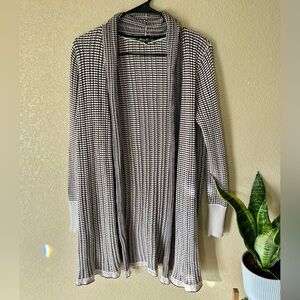 Eddie Bauer Black and White Checkered Large Cardigan Size L 100% cotton